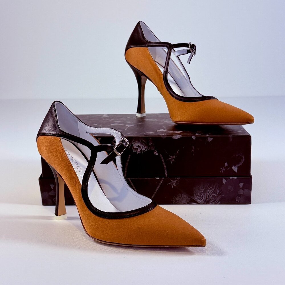 Classic Pointed Mary Jane Heels in Ochre with Dark Trim